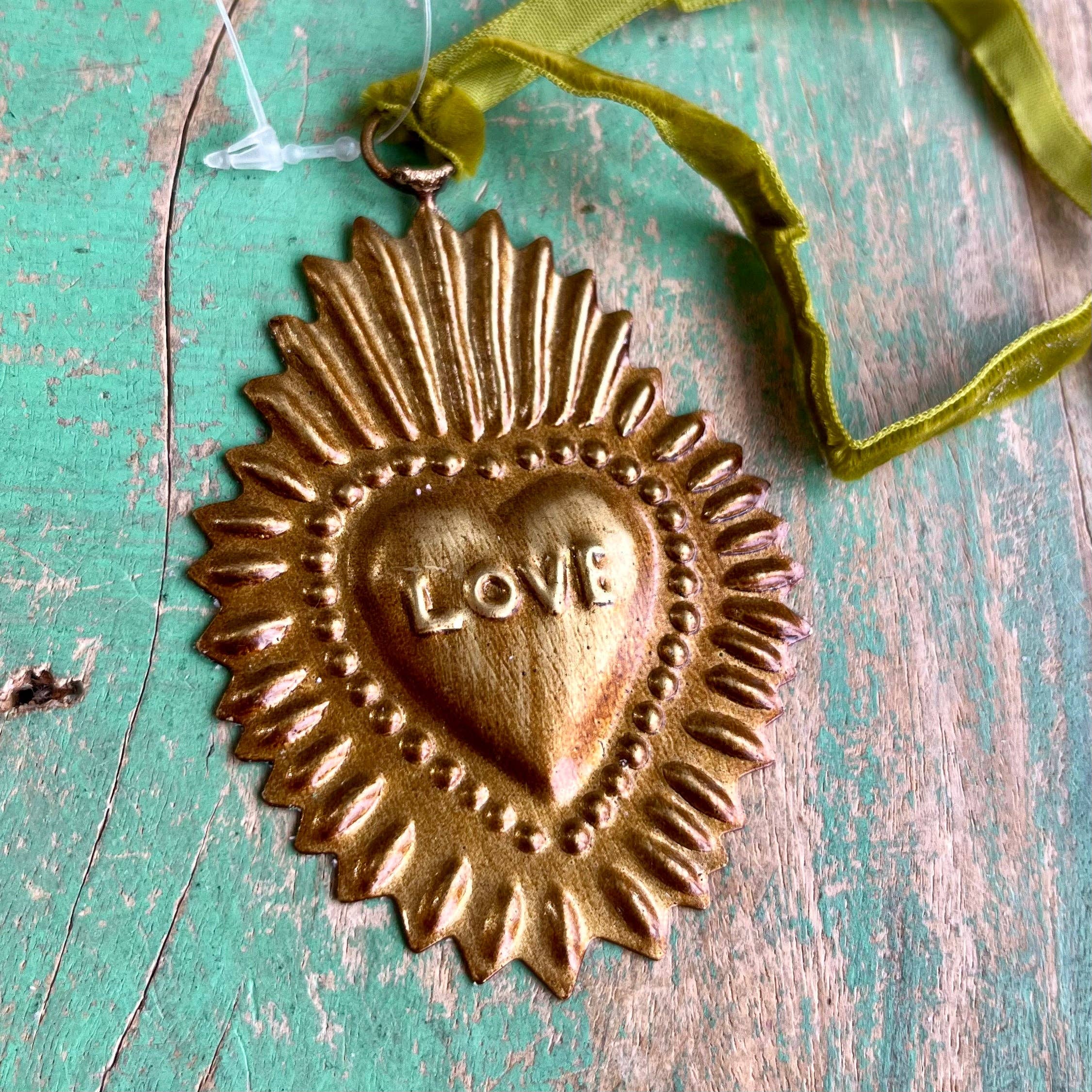 Love Tin Sacred Heart [Small]