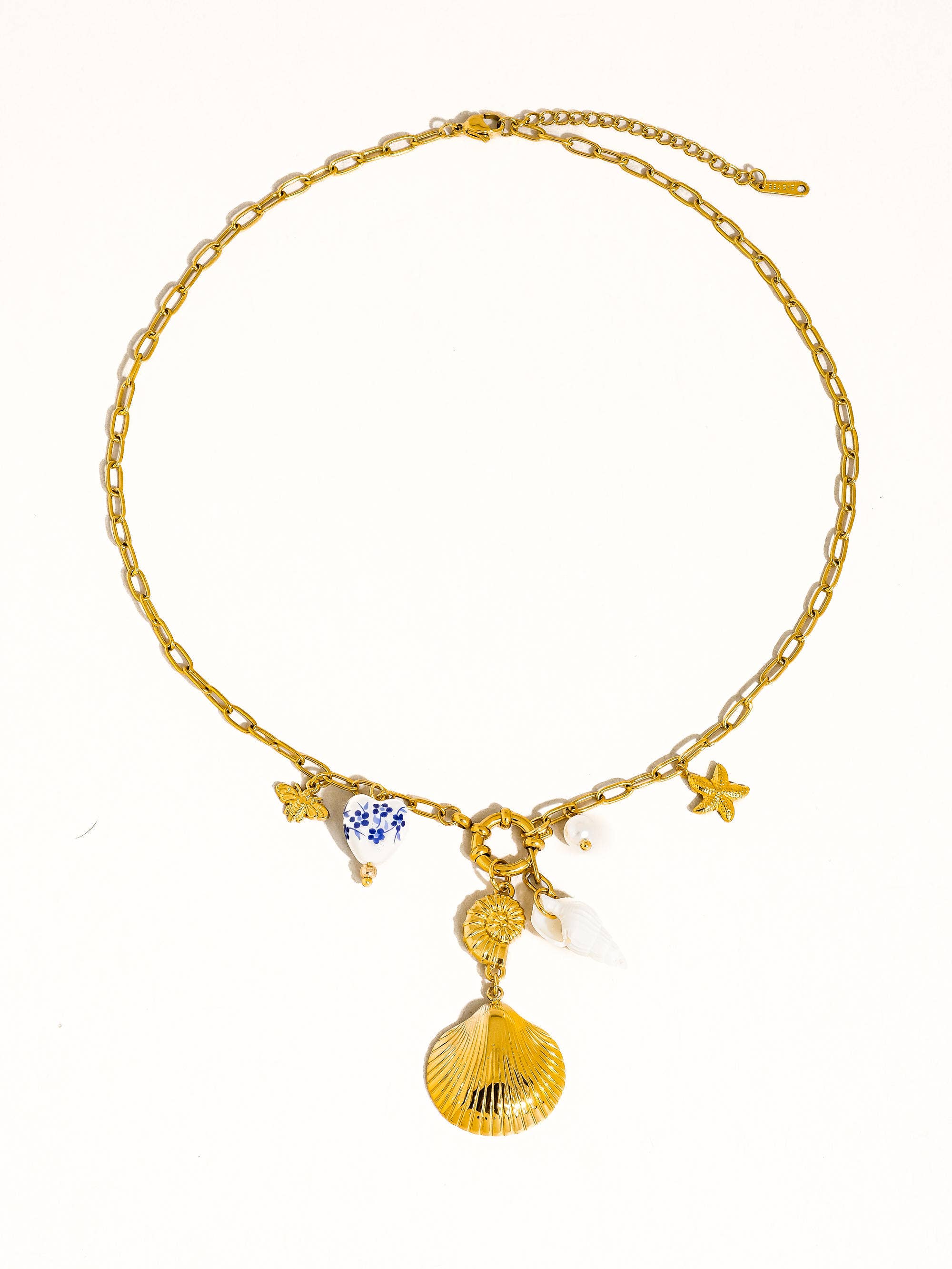 Briar Shell Charm Necklace