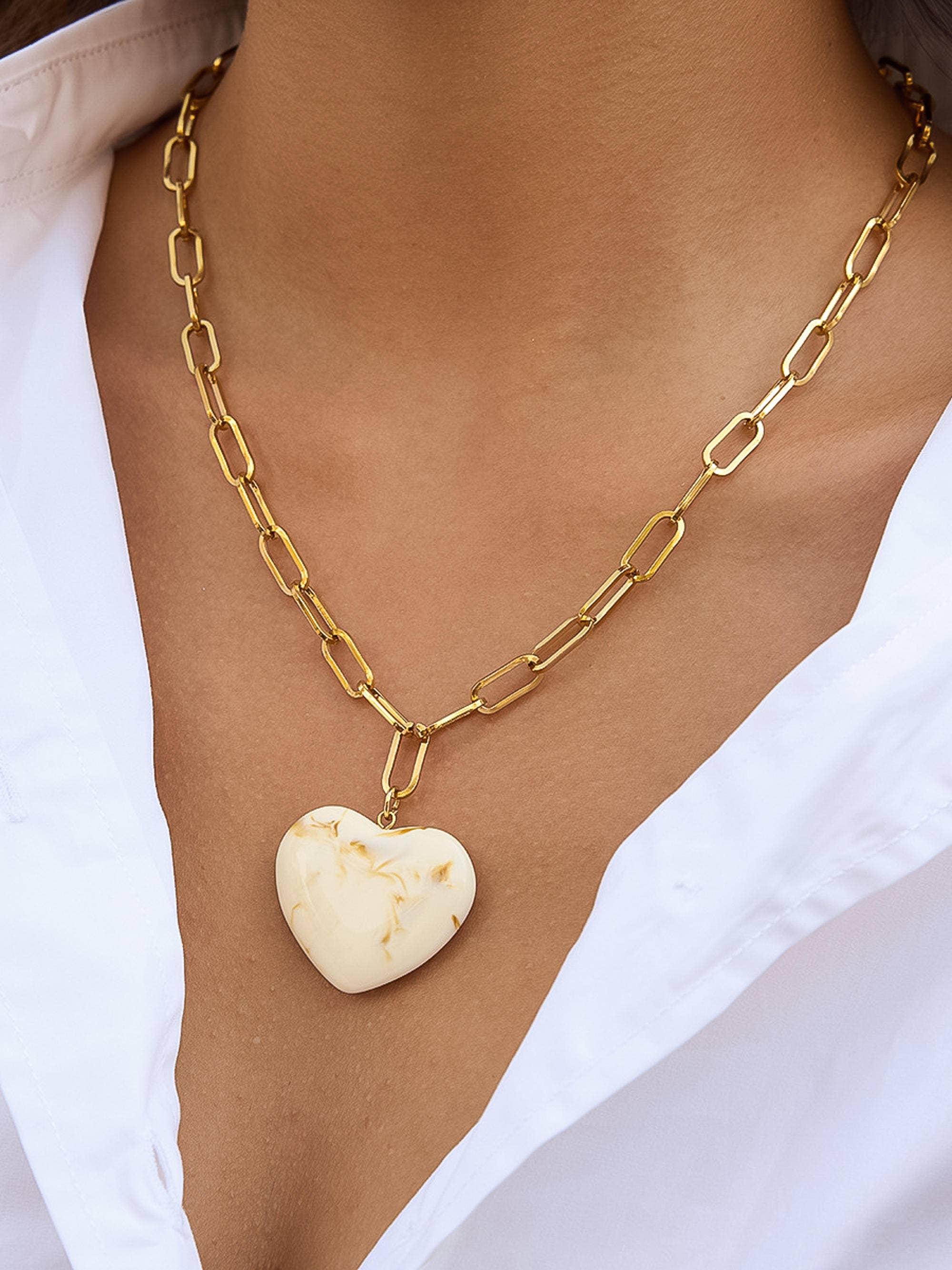 Rouelle Heart Necklace - Brown