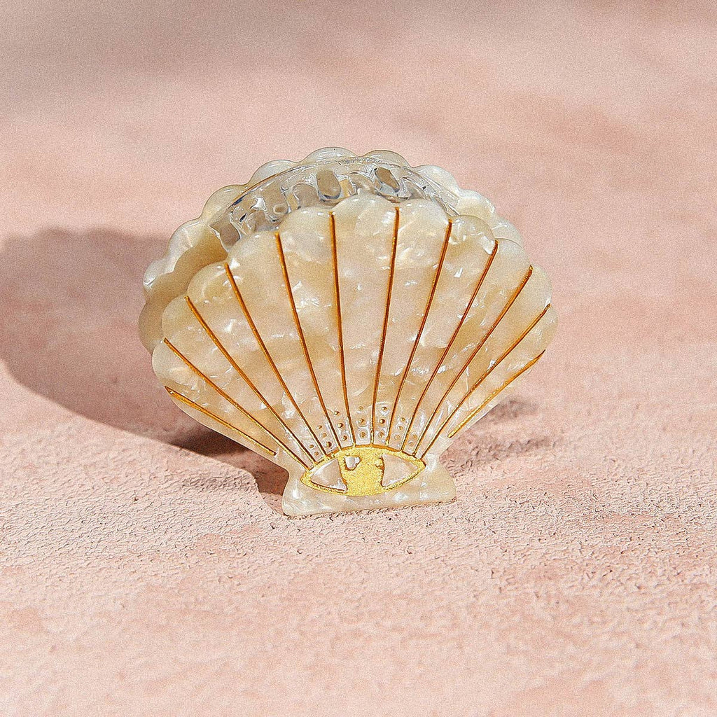 Creamy Shell Clip