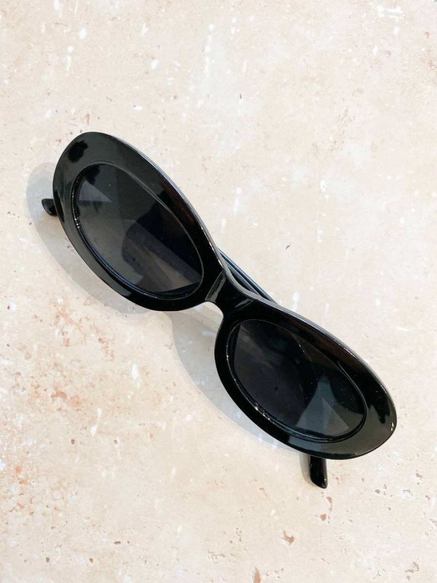 Ella Oval Circular Sunglasses: Black