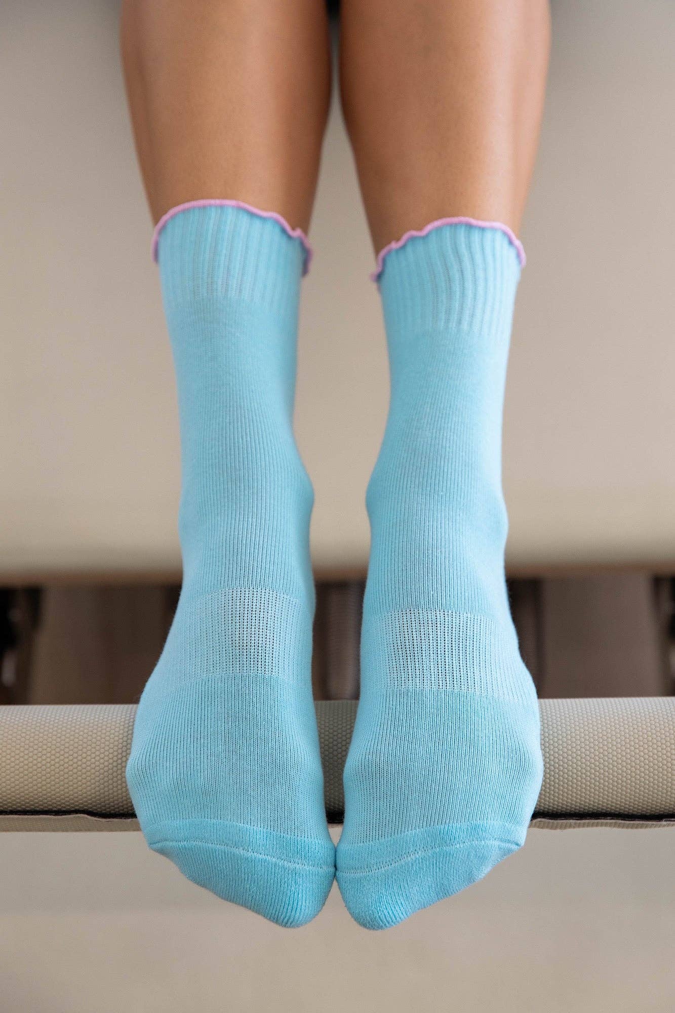 Frilly Blue Pilates Grip Socks [EU38-44]
