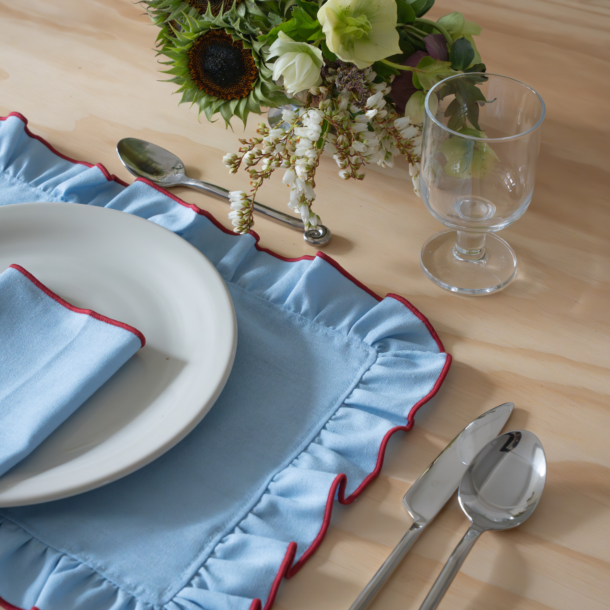 Ruffled placemat clear sky - set of 2