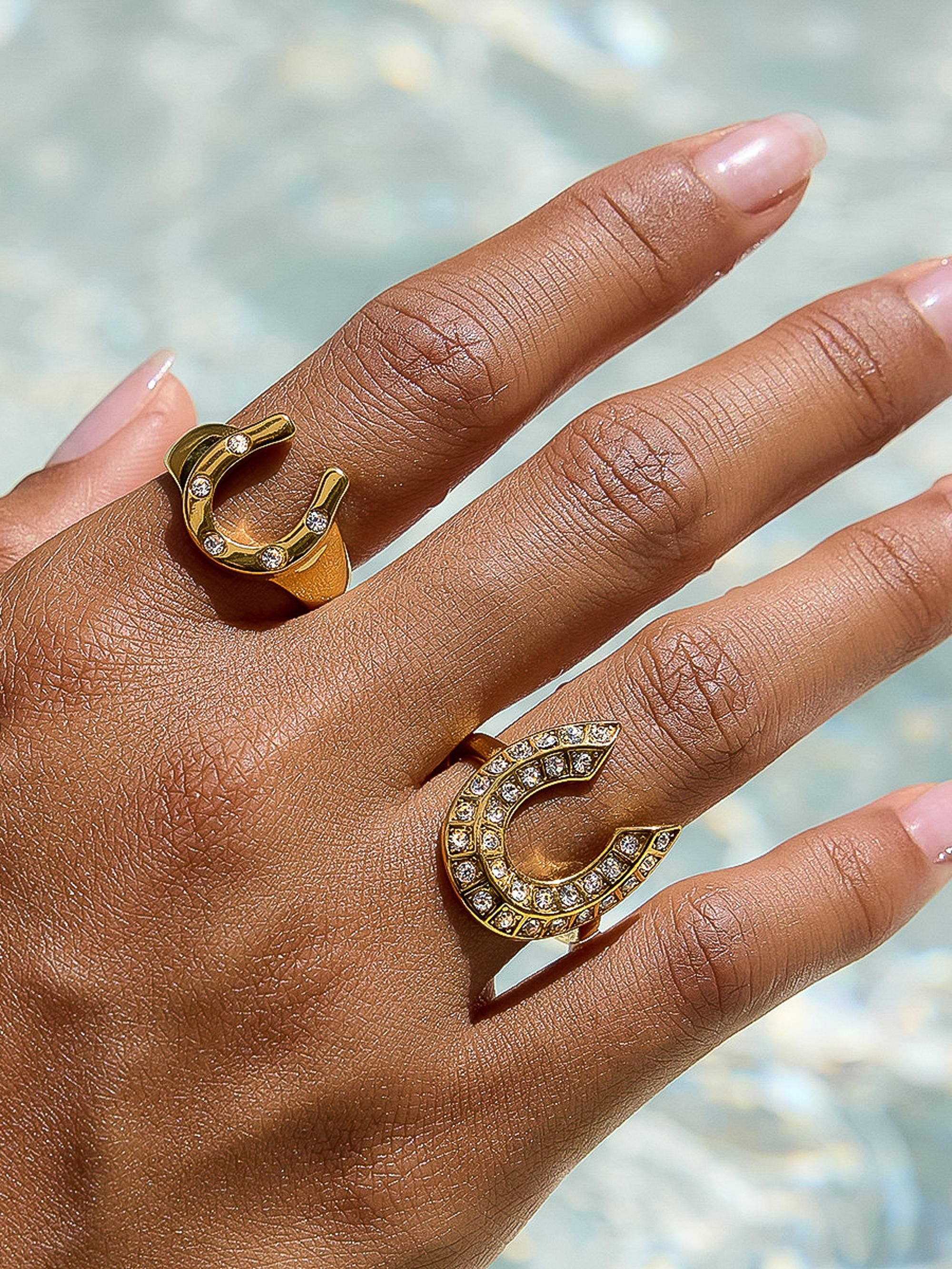 Rovanic Horseshoe Ring