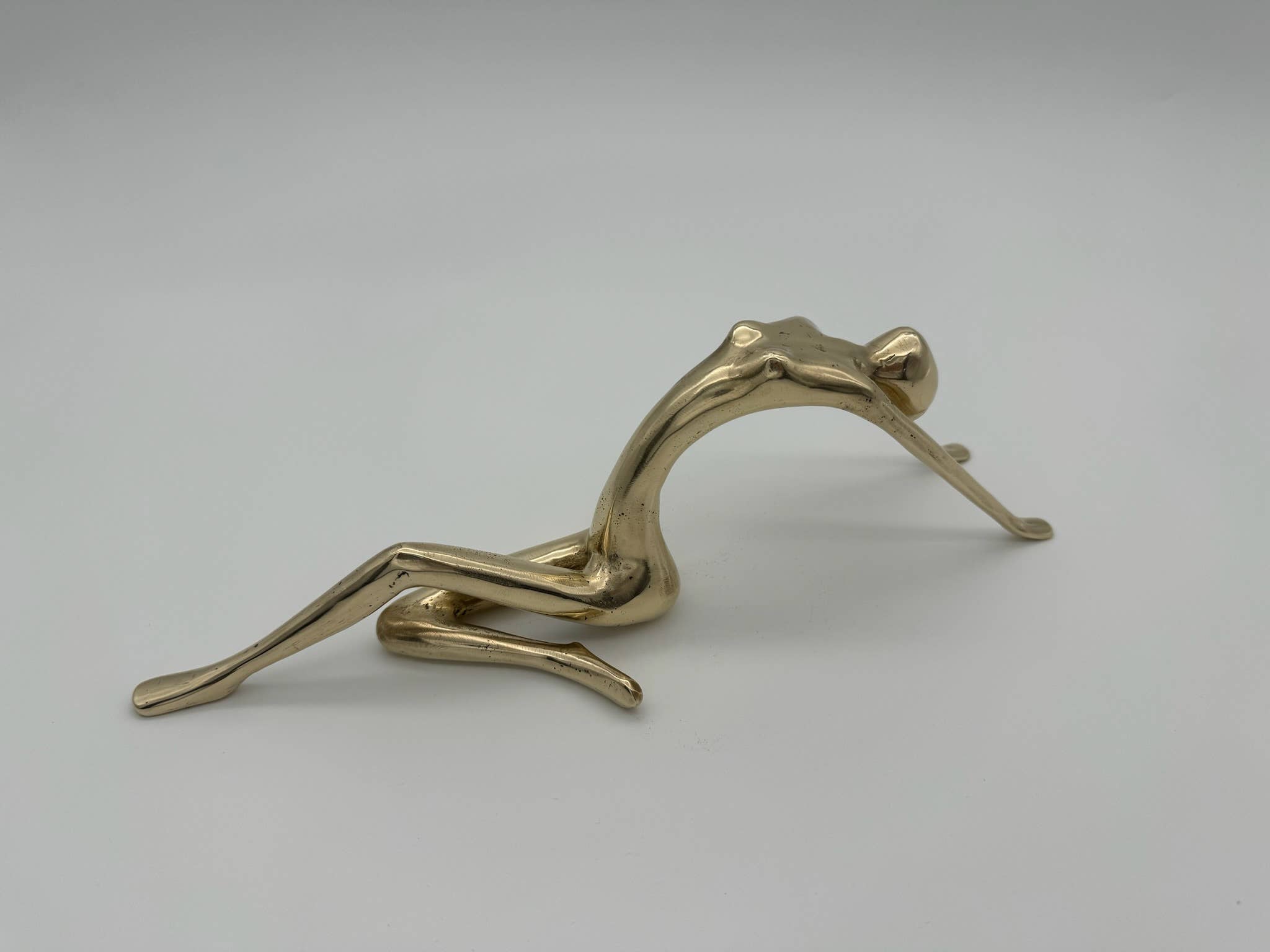 Abstract Bronze Female Form – Movement Sculpture