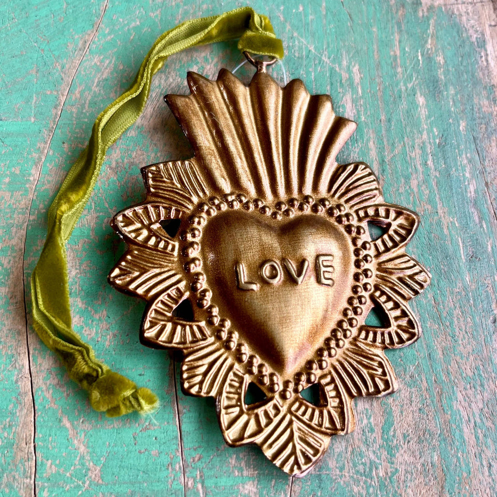 Love Tin Sacred Hearts [Large]