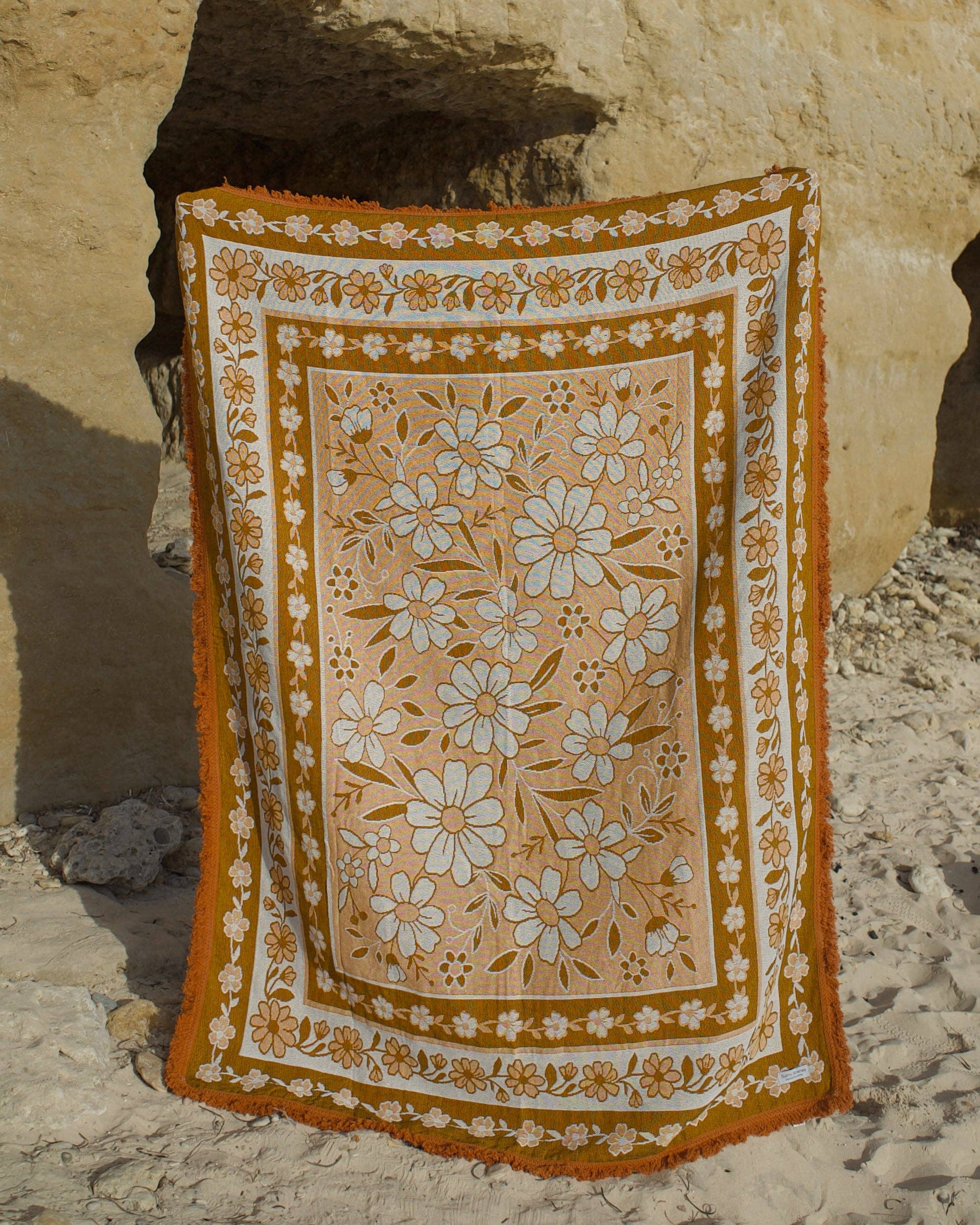 Gracie - Picnic Beach Throw Rug - XL