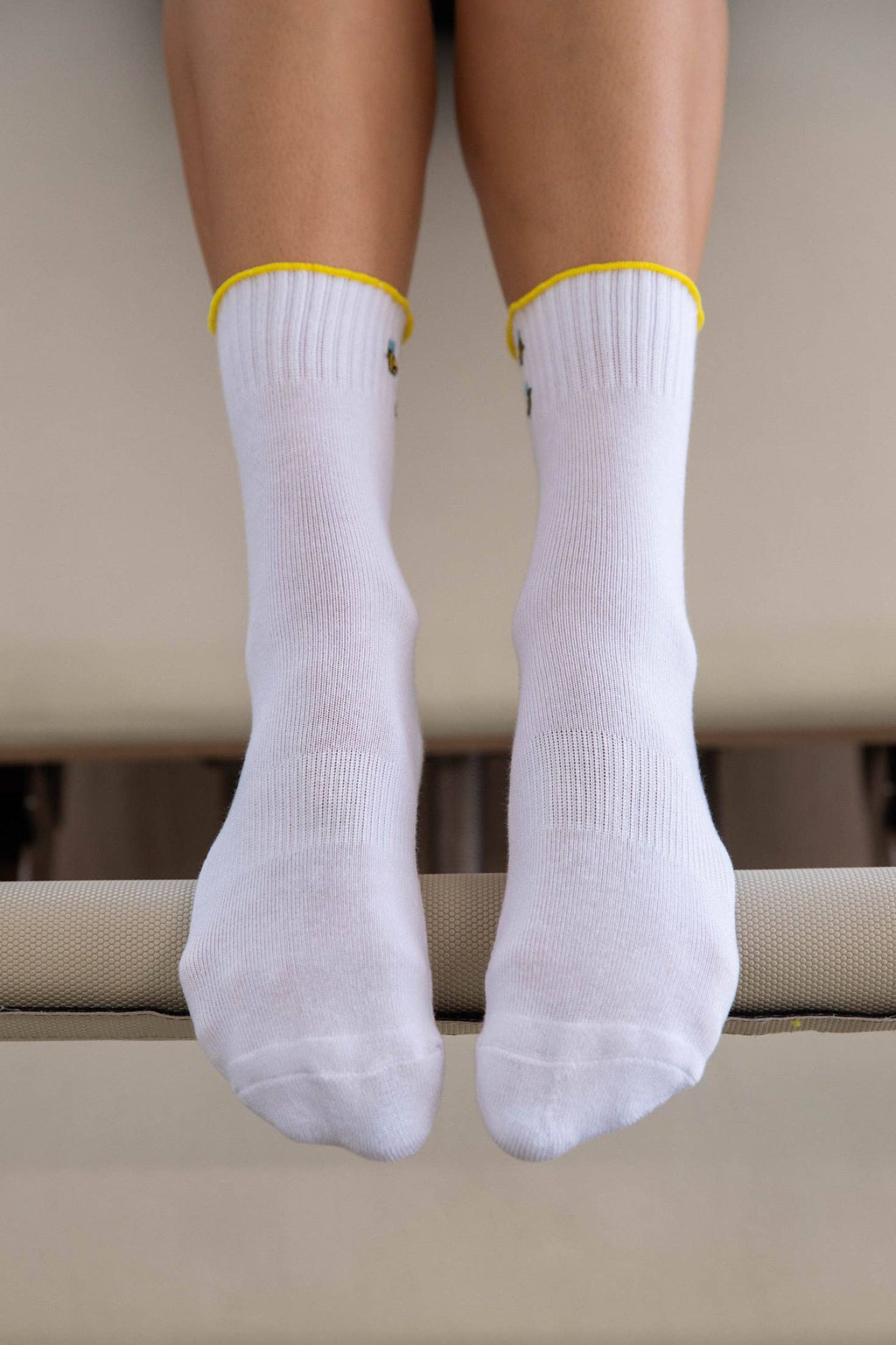 Bumble Bees Grip Socks: Medium EU 38-44