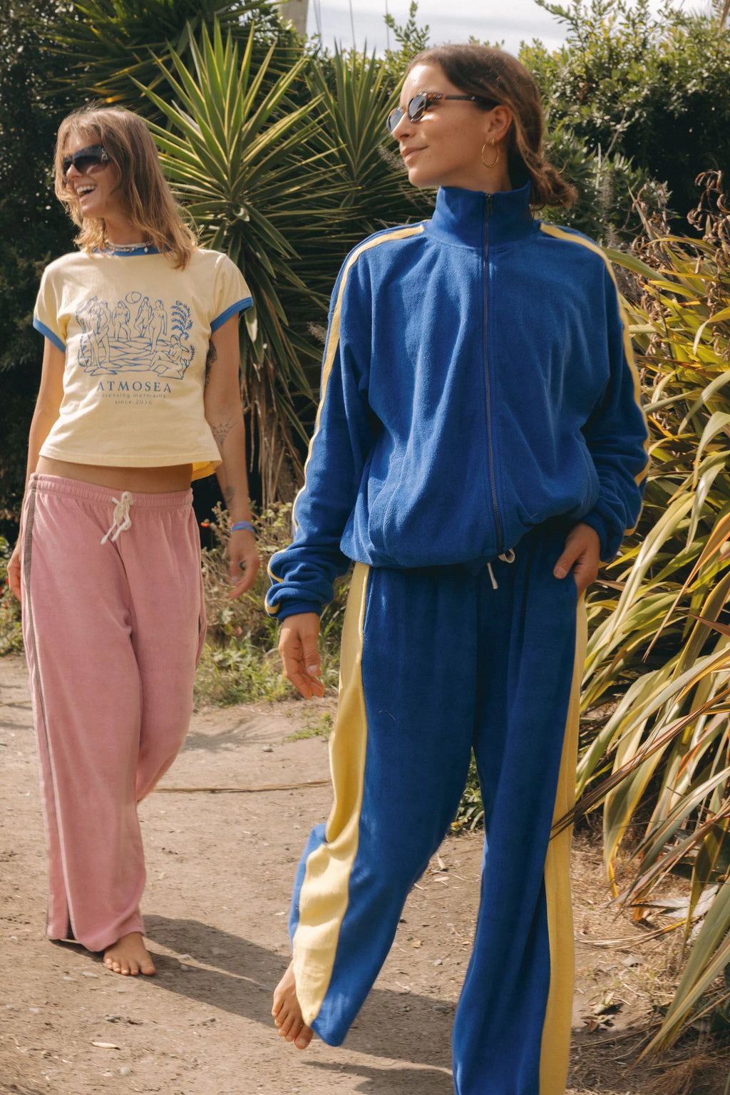 ‘Dressing mermaids’ By Filippa Edgehill - Artist Cap Sleeve Tee